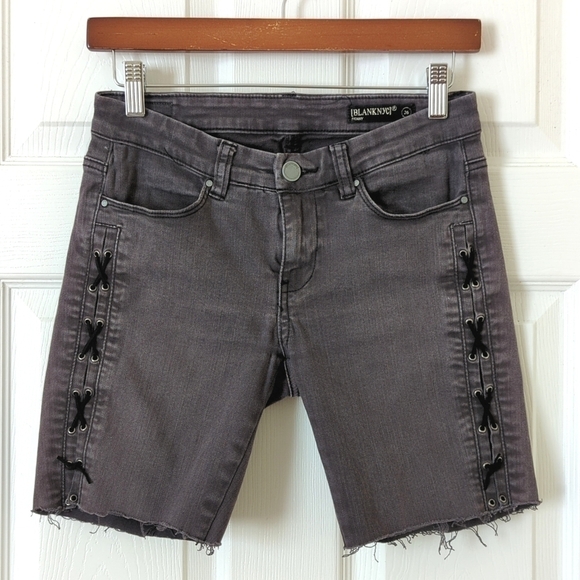 Blank NYC Pants - Blank NYC Faux Lace-Up Low Rise Cut Off Raw Hem Skinny Jean Shorts Dark Gray 26
